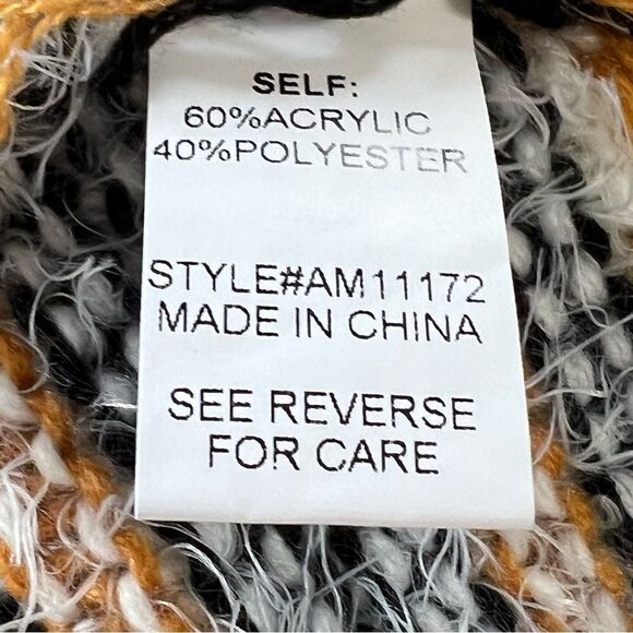 Amoli Fuzzy Diamond Pattern Graphic Print Sweater -- S/M - Picture 14 of 15